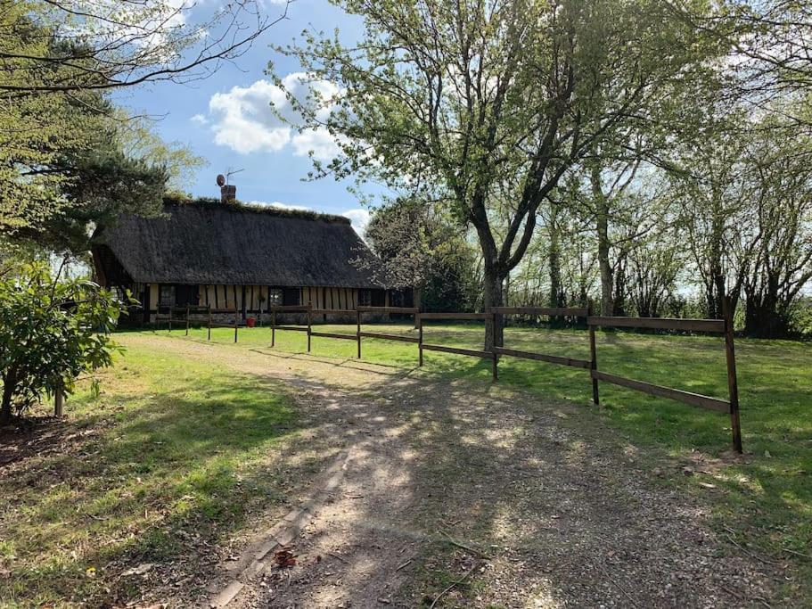 Chaumiere Familiale Weekend & Vacances Paisible Saint-Philbert-sur-Risle Exterior foto